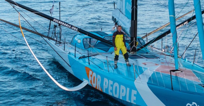 Grosse tuile sur le Vendée
Globe !