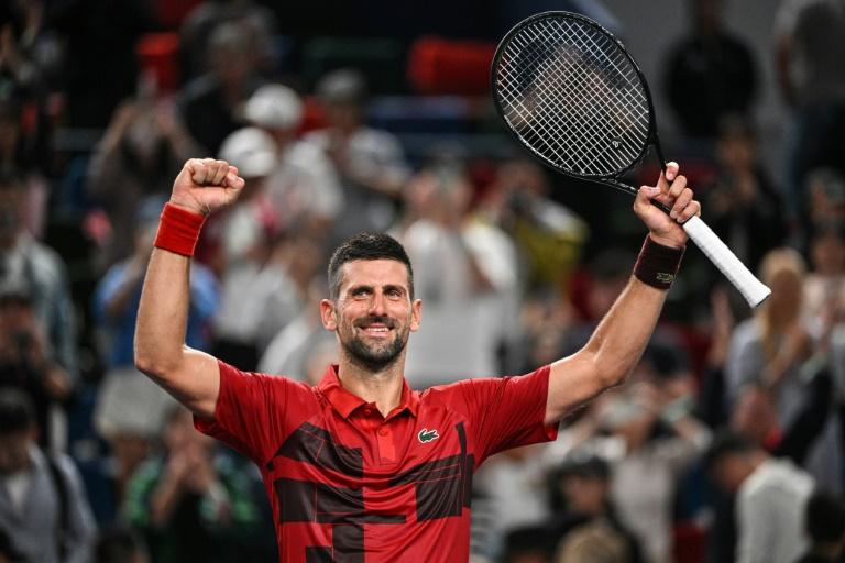 Djokovic est le joueur ayant passé le plus de semaines consécutives dans le top 20, parmi les joueurs encore actifs