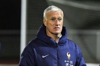 « Merci et au revoir »,
Deschamps poussé dehors par ses joueurs !