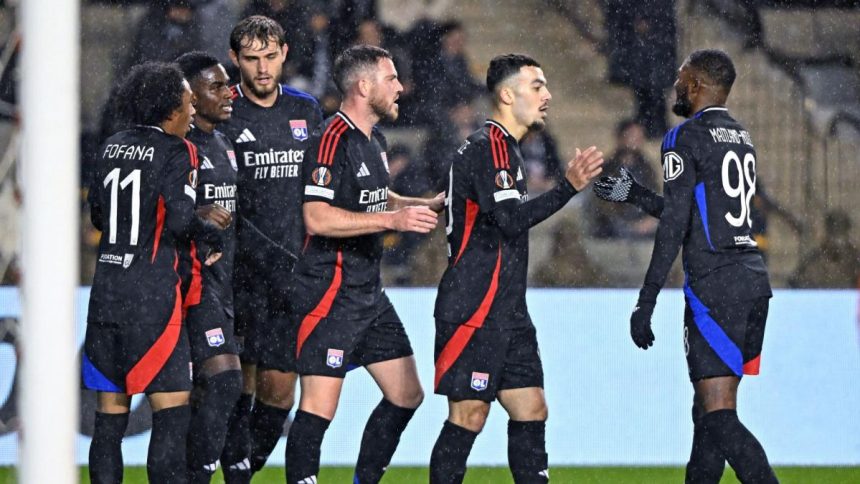 Ligue 1 : l’OL s’amuse à Angers et reste dans le top cinq