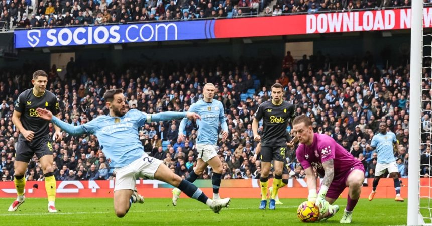 Manchester City, toujours aussi
laborieux