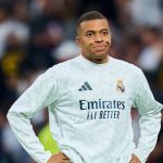 Mis dehors, Mbappé envoie un message
fort