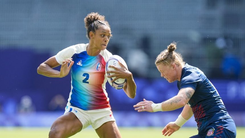 Rugby à 7 - Anne-Cécile Ciofani revient sur le tournoi de Dubaï : "Lors de la remise des maillots, j’ai remercié les filles"