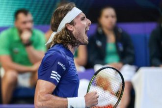 Tsitsipas veut montrer un visage différent en 2025 : « J’essaye de me réinventer »