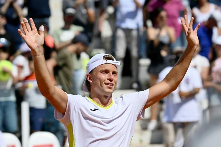 Muller remporte son premier titre ATP face à Nishikori à Hong Kong